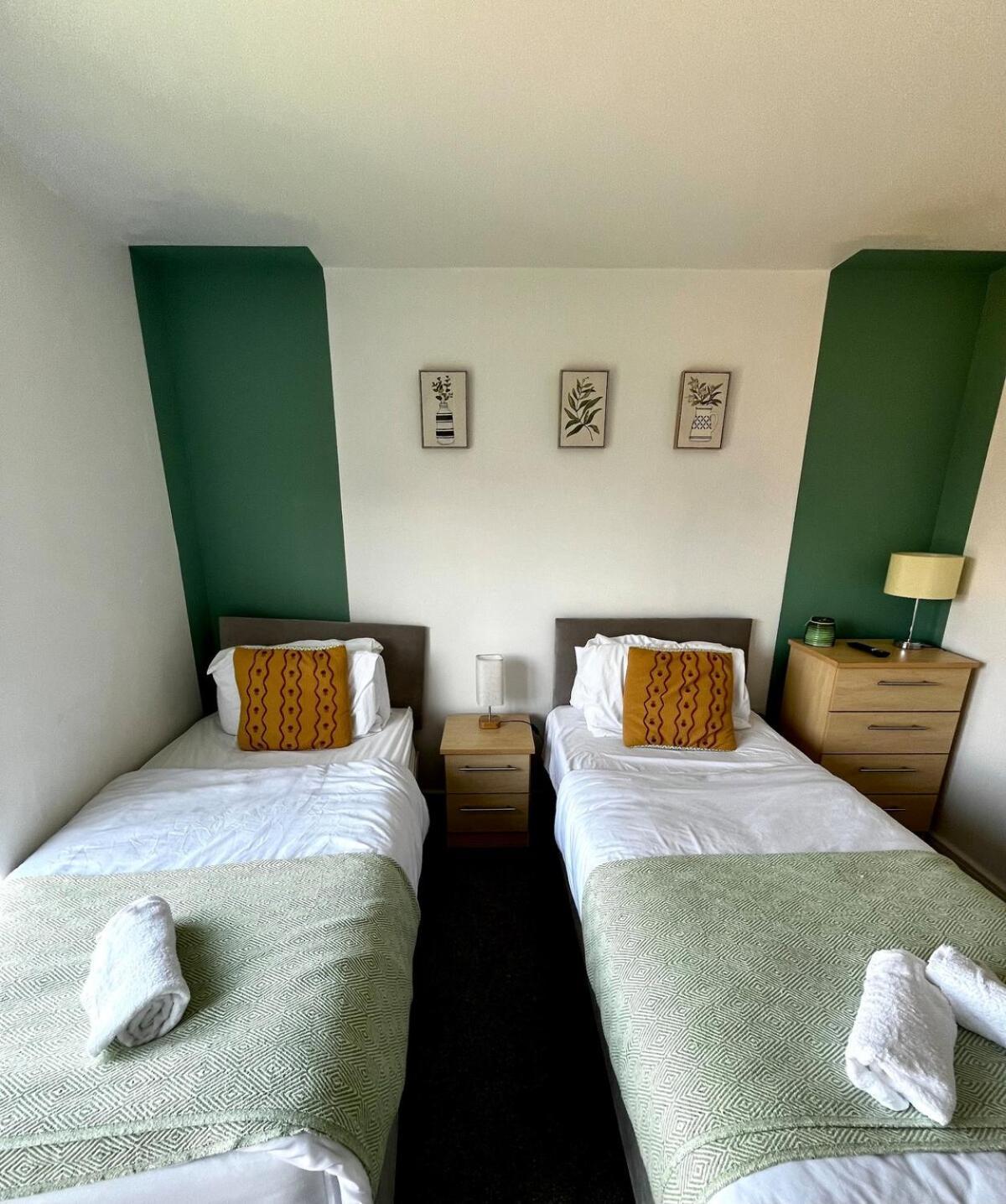 Serene 2-Bed Flat With Canal Views - Coop Live & Ethiad マンチェスター エクステリア 写真